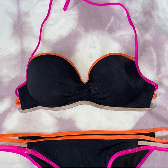 Women’s Victoria’s Secret Colorblock Contrast Bikini Set - Picture 2 of 13